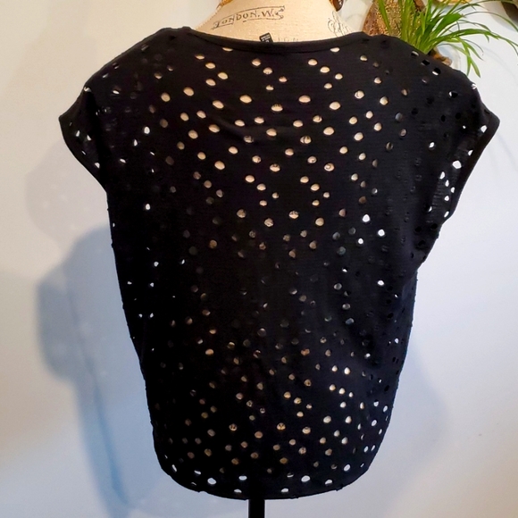 Chaus see through holes design shirt - Picture 3 of 6